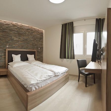 Hotel Maxis Karlsbad Buitenkant foto