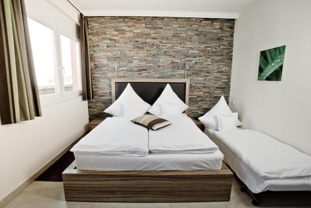Hotel Maxis Karlsbad Buitenkant foto