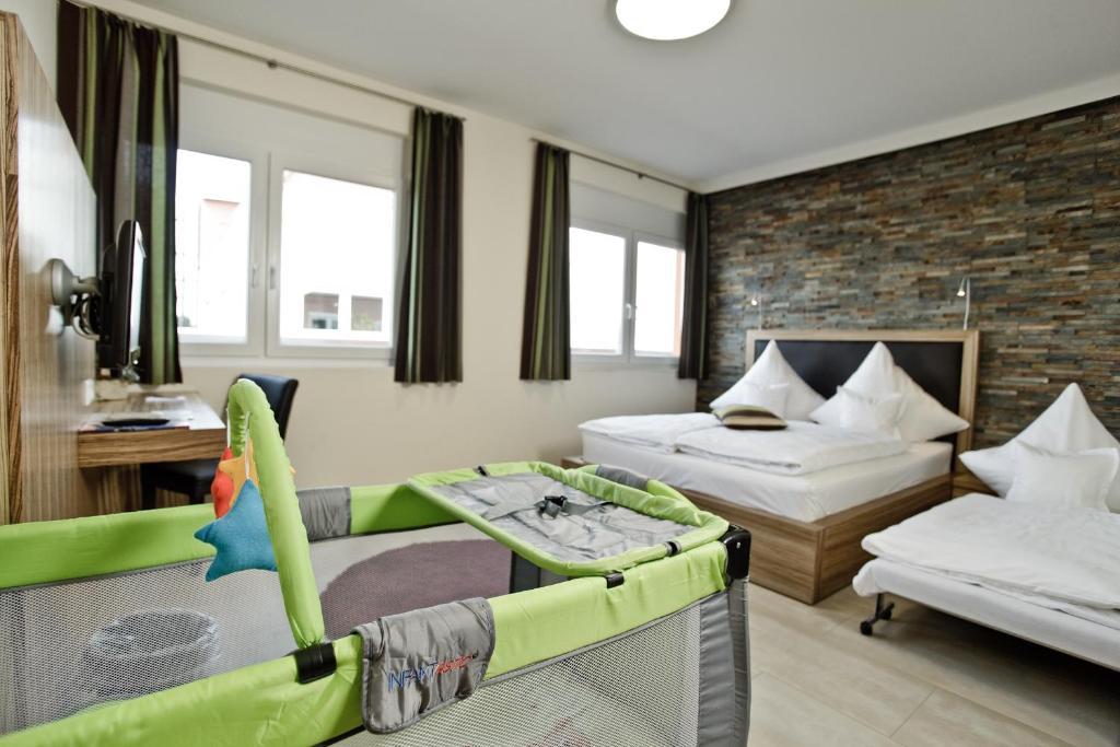 Hotel Maxis Karlsbad Buitenkant foto