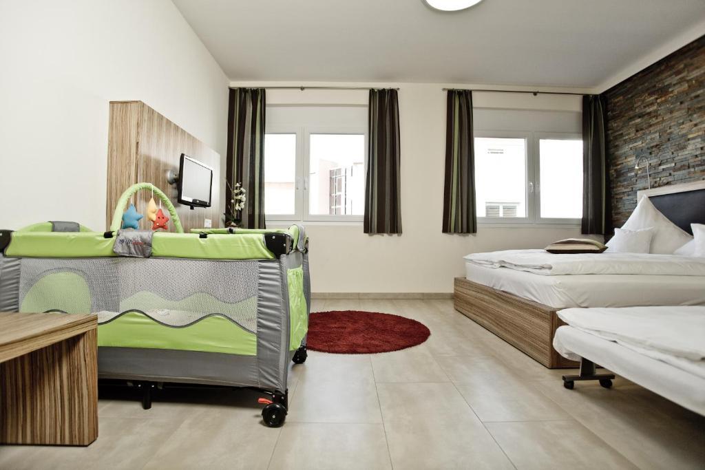 Hotel Maxis Karlsbad Buitenkant foto